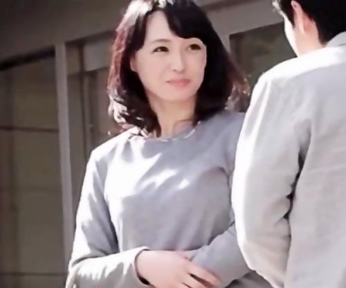 やっぱり四十路マダムのエロは凄まじいｗｗｗナンパした美熟女をホテルで激ハメすればケモノみたいに吠えまくっとるｗｗｗ