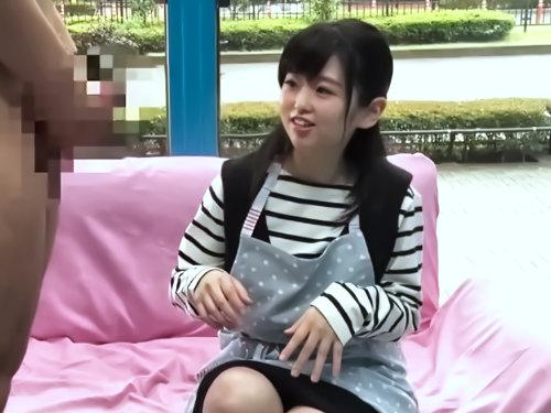 ホントに脱がされちゃうの･･･？！すっげぇデカ乳ｗｗｗMM号に迷い込んだ心優しい天然ロりがお悩みチンポの暴走の前に陥落♡