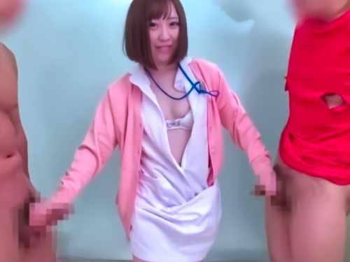 チンチン挿入されちゃうの･･･？！最上級ルックス！くそ可愛えぇレベチ天使ちゃんが特濃３Ｐで子宮奥まで貫通されちゃうぜ！！