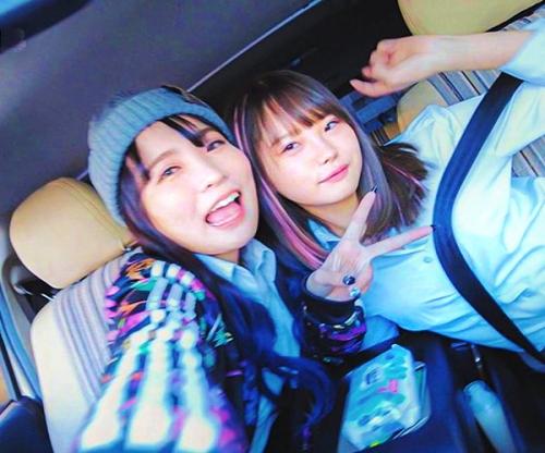 お兄さんのおちんちん最高だねーーーッ！！美ギャルがＷで挟み撃ちｗｗｗｗｗ素人男子を引っ掛けカーセックス！マジ過激ｗｗｗ