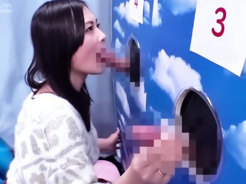 いや！だめ！彼氏に悪いよぅーーー？！美巨乳えっちぃ可愛い彼女さん！彼チンポ当てゲームに見事失敗！罰ゲームは当然SEXな♡