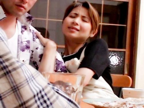 ここではやめてください､､､清楚主婦のカラダを弄ぶクズ野郎！「濡れてるじゃねぇかｗ」屈辱快楽堕ちる美人妻！