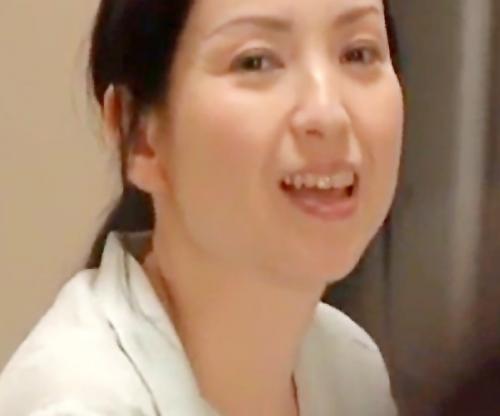 母さんのおまんこ最高だぜｗｗｗ色気抜群の義母を犯す鬼畜息子！マッサージの流れで襲われ鬼ピストン狂乱ｗｗｗ