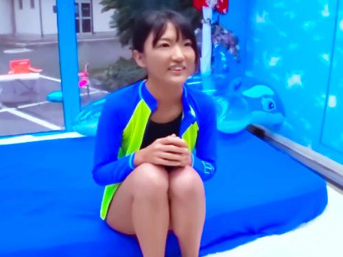 スケベな日焼け肌のロリっ娘はくそ鉄板だろｗｗｗｗｗｗMM号に迷い込んだらもう最後？！無毛おまんこを凌辱されちゃったぁｗ