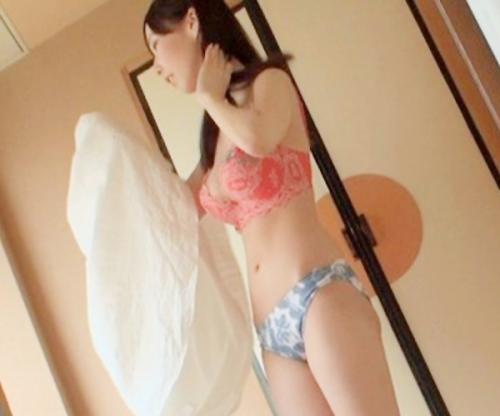 おっぱいやっべぇなwww街ブラお姉さんをお持ち帰りして服を脱がせばたまんねぇ極上ボディ！！