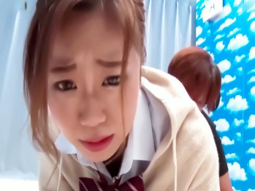 外に彼氏追い出したらNTR鉄板かよ？！「だめだめ！彼氏に聞こえちゃう！！」エロ餌食になって寝取られる女子高生ギャル