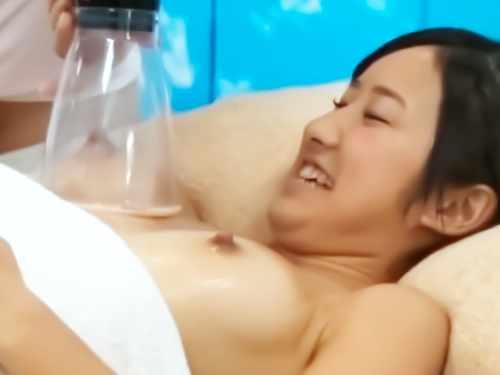 これってホントに美容効果あるんですかｗｗｗｗｗｗ「ビクビクしちゃう！逝くーーーッツ」無毛ワレメに中出しされた水着少女なｗ