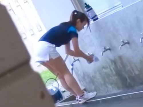 油断する美女アスリート！これから犯されるなんてｗｗｗｗｗｗ練習中の合間に急襲…力づく凌辱で潮絶頂しちゃった巨乳美女ｗ