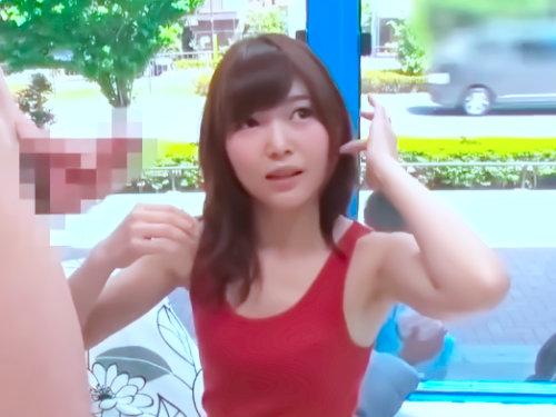 窓の外に旦那いるのに他人棒しゃぶる人妻？！「外に聞こえない？」エロ貧乳主婦を発情させるMM号で騎乗位素股で中出しｗｗｗｗ