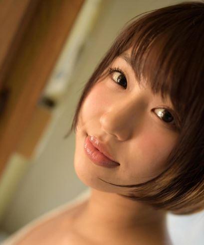 唯井まひろ　広瀬すず激似の天下一美少女が初撮りで下品なエロ行為を強要される！！