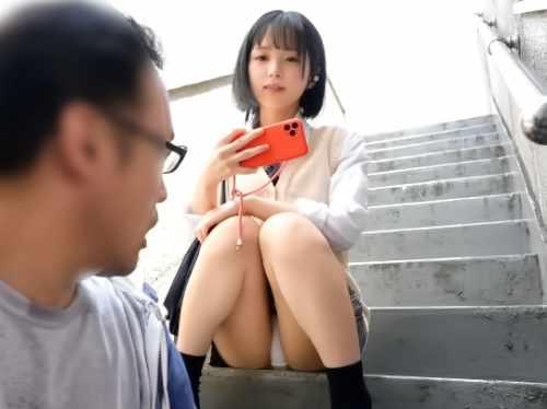 可愛いＪＫの無防備パンチラ？！オスを狂わせるｗｗｗｗｗ発情する醜悪オヤジ！爆睡している間に肉便器中出しレイプを強行…