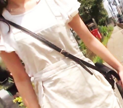 こんなの､､聞いてないよーーー！インタビューだけのつもりが巨根男にゲリラハメ絶頂するパイパンロリ娘ｗｗｗ