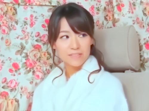 最上級セレブも所詮はメス穴なｗｗｗｗｗｗご無沙汰マンコを弄られ秒で濡れるカーセックス…浮気チンコに中出しも許す高級熟女♪