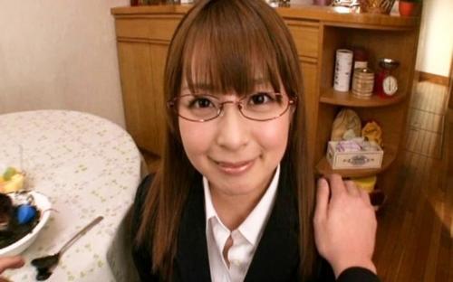 お兄ちゃんのおチンポすっごいよぉ。。。ブラコン妹が親にかくれて兄貴チンポをしゃぶってハメまくり！！