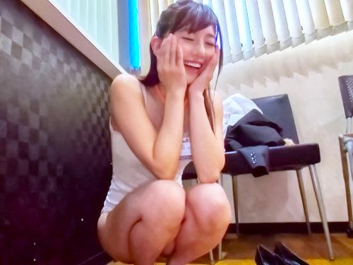 ホントに脱がなきゃダメですか･･･？！可愛い新人ＯＬちゃんがドッキリ野球拳！！脱衣羞恥に秒で濡れてその場で即ズボｗｗｗｗ