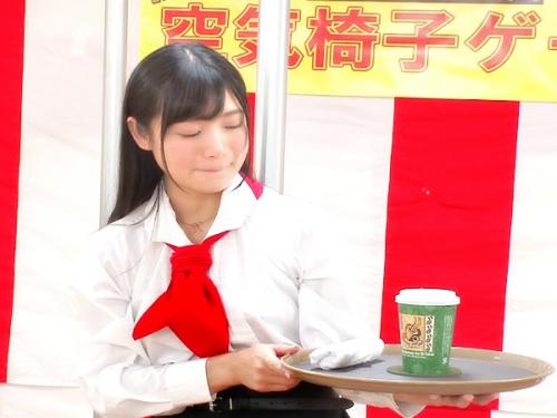 完全固定で空気椅子ゲームに挑戦するスリム貧乳な色白ロリ娘！お決まりの罰ゲームに彼氏の横で生チンチン挿入中出し涙ポロリだぜ