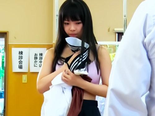 こんなところで脱げません････？！「羞恥たまんねぇｗｗｗ」エロ巨乳な女子高生がセクハラ健康診断の餌食になっちゃったぁ♪