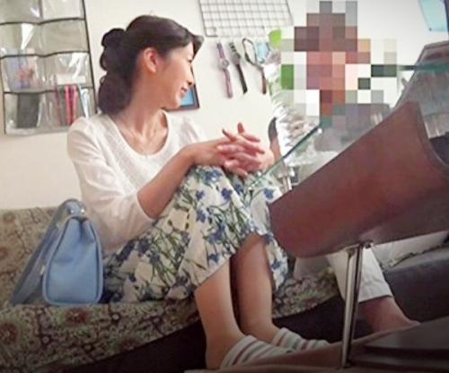おばさん､もう激濡れじゃんｗｗｗヤリチンに口説かれ超発情するエロ熟女！腰振りピストン中出し悶絶絶頂ｗｗｗ