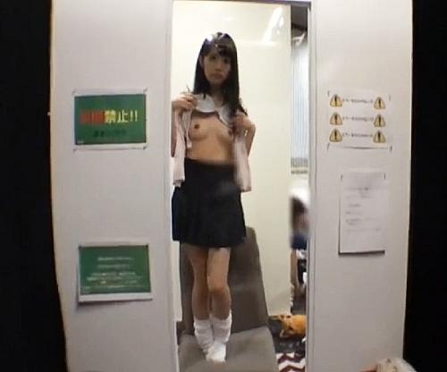 追加料金もらえるなら何でもシてイイヨ♡♡リピータ続出のＪＫリフレ嬢の裏オプがマジやばすぎだってｗｗｗ
