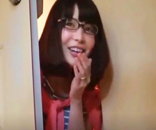 ドスケベ淫乱奥様の半端ないエロ！家族の留守を狙って自宅にゲリラ訪問すればザーメン連射ＦＵＣＫ！！