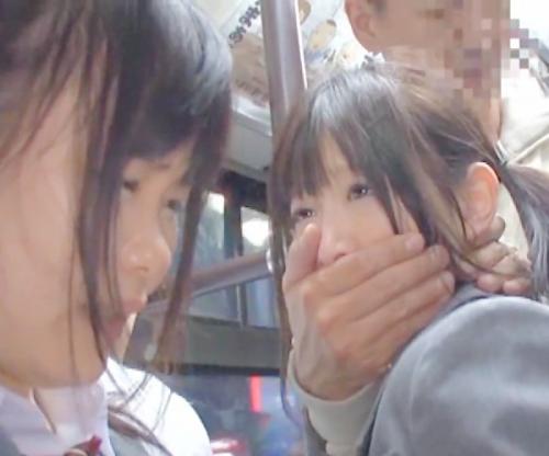 いやぁぁぁぁっっ！満員バスで痴漢される美少女ＪＫは公衆トイレで延長戦させられ無慈悲激ハメ中出し絶叫ｗｗｗ