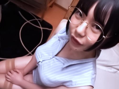 地味メガネだけどカラダは一級品ｗｗｗｗｗｗ超肉感のＨ乳で問答無用に痴女られたらモラル決壊のＳＥＸ確定な♡