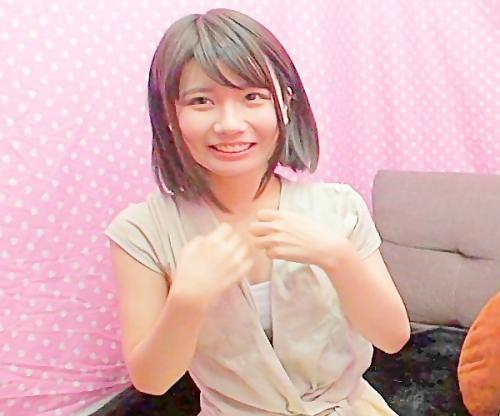 すっごいきもちぃ､､､♡ガチンコ素人奥様がロケバスに連れ込まれてなし崩しに脱がされ中出しＳＥＸ！！