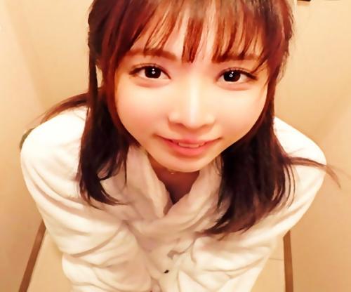 「いやッ！こんなの感じるッ！逝くぅーーーーッ！」神かわいい少女を彼氏のそばで寝取りセックス！裏切り絶頂が止まらないｗｗｗ