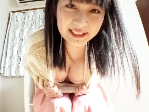 胸でけぇわｗｗｗｗｗ性欲高め！美爆乳えっちぃ素人ロリ娘がロリマンぱっくりのＭ字開脚でグチュグチュ淫汁垂らしまくってる！！
