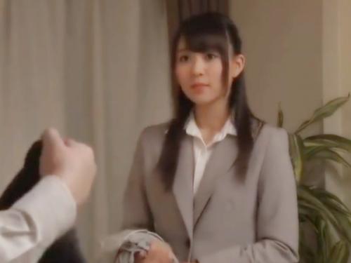 『ちょっと！ヤメてください､､､』無警戒に爆睡する女子社員にクズ発情！下着剥ぎとって無理撃ちしたら甘い声で鳴きやがる！！