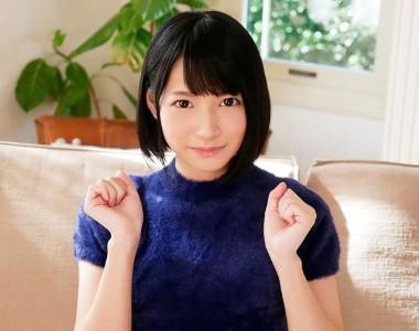 伊賀まこ　清楚系激カワ娘の初撮り！！華奢で幼げな体に似合わず魅せる淫乱っぷり