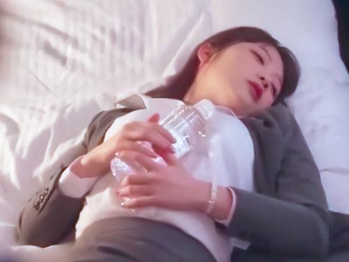 飲み会で酔いつぶれたら人生最悪なｗｗｗｗｗ「何発でもヤっちゃうぞ♡」エロ巨乳な新人OL…セクハラ上司にお持ち帰りされて♪