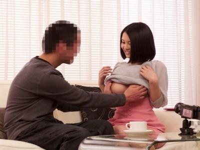 ロリ妹系の巨乳美少女で淫乱！！童貞にジャングルマンコをいっぱいご奉仕させてチンポを馬乗りで頂いちゃう！松岡ちな