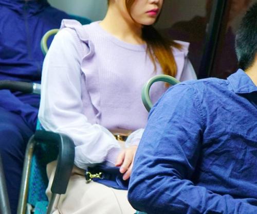 いやっ！なにするんですかっ！！満員バスで鬼畜輪姦！清楚美女がクズたちに囲まれ無慈悲な激辱！無責任中出しｗｗｗ