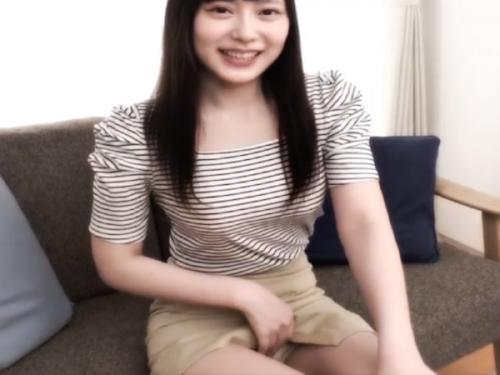「生の方が気持ちいいからｗｗｗｗｗ」色白ロリな巨乳女学生がクソナンパ師にのせられスケベ乳さらして生姦キメられちゃうぜ！！