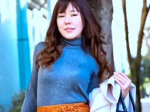 不倫上等！欲求不満のヤリマン浮気妻ガチｗｗｗｗｗｗ旦那の淡白SEXに不満タラタラの美魔女！三十路の密マン最強すぎる♪