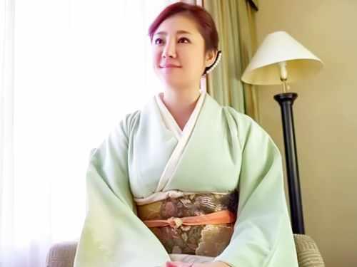 和風美人妻の意外すぎる性欲？！青天井ｗｗｗｗｗ抱き心地抜群の肉感ボディ…エロ期待で濡れる巨乳熟女の即ズボ不倫セックス
