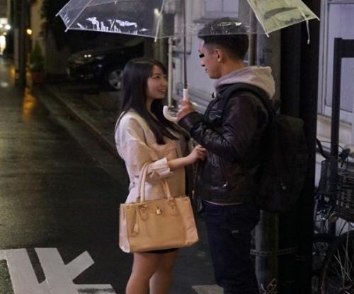 超人気女優のプライベート！！盗撮されること知らずに台本無しの本気性交ヤっちゃってるぅ！！