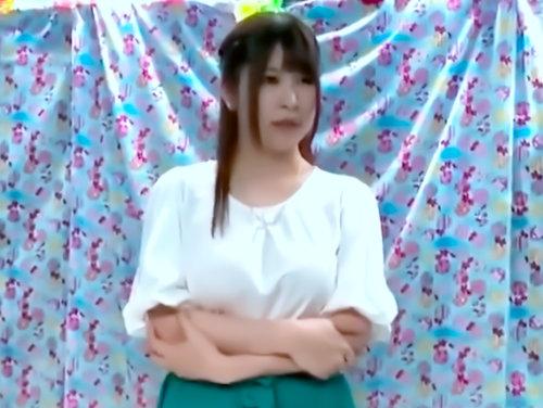 マジミラ外に彼氏追い出したらヤリたい放題なんか？！「美爆乳イェーーーイ」マシンバイブ快楽に堕ちらロリギャルの幼膣に中出し