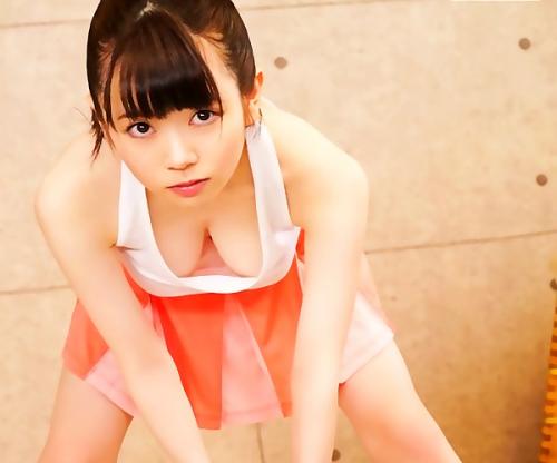 えっ？！ノーブラ？マジか！発育豊かなＪＫおっぱいポロリ！美爆乳ぶるんぶるん揺らして濃厚絶頂ロリ少女！