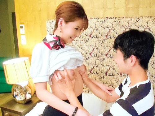 本物ＣＡの美白おっぱい好きですか～～～？！童貞包茎チンポを素股腰振り⇒ビチャ濡れマンコに生挿入された現役スチュワーデス♡