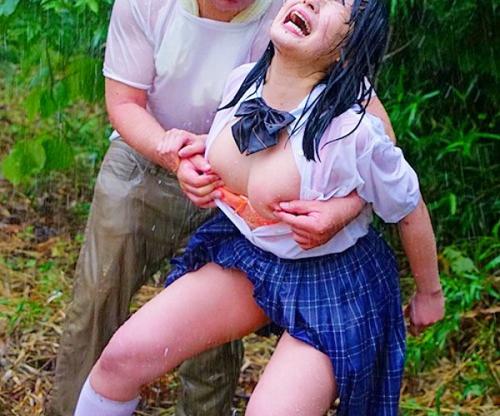 いやいやッ！もうヤメてぇぇッッ！！豪雨の中でびしょ濡れで犯される制服ＪＫ無残ｗｗｗ野ション目撃され強姦激辱に屈辱アクメ！