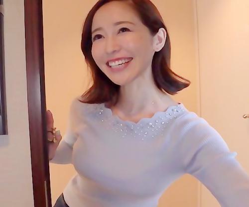 ウチに寄ってかない､､､？色狂いの美人奥様の膣奥までぶっ刺される絶倫チンポ！不貞セックスに激ハマリ絶頂する清楚妻ｗｗｗ