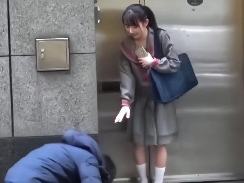 土下座されたら断れないｗｗｗｗｗｗ若くてかわいい女の子限定！コロっと騙され青春ロリマンを激辱されちゃう敏感ちゃん♡
