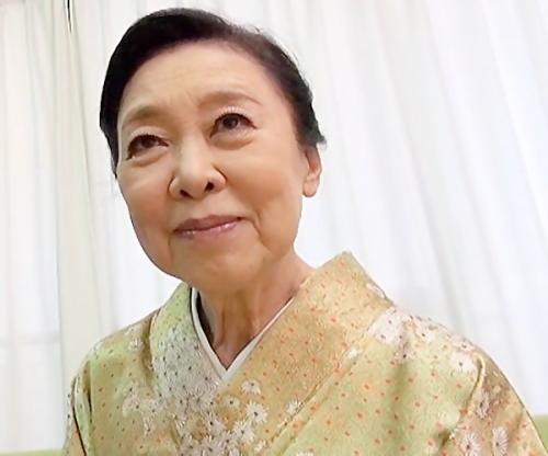 ぐはｗマジかｗｗｗ80歳のスーパーおばあちゃん！孫ほど離れた若者チンポに激ハメされて歓喜絶叫しとる！