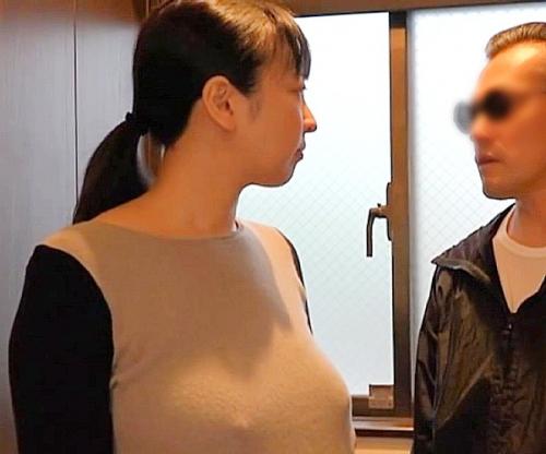 激しいのちょうだいっ！！たまんねぇドスケベボディｗｗｗエロエロ体型の人妻が不倫相手と過激性交！巨乳揺らして吠えまくり！