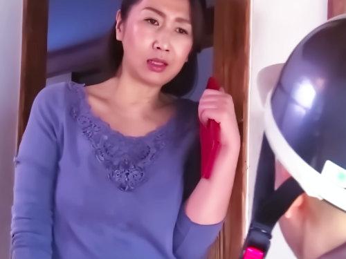 奥さん､､タマってんでしょｗｗｗｗｗｗ成熟エロな美魔女主婦は昼下がりの自宅で見知らぬ男に犯されまくって沼堕ち無残♪