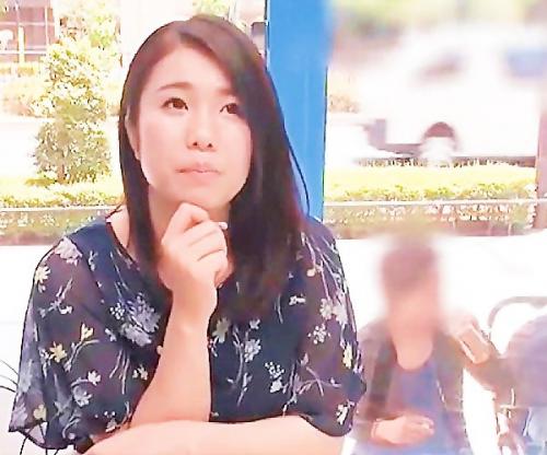 旦那と子供がマジックミラーの向こうに待たせて他人チンポを貪る美人奥様！背徳快楽におまんこ激濡れ中出しｗｗｗ