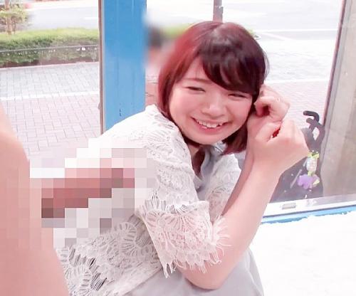 ミラー越しにパパの姿！背徳感に発情が止まらない爆乳ママが浮気セックス中出し鬼イキｗｗｗ