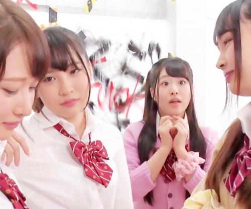 いっぱいイカせてあげるーーー♡ＳＥＸ狂いの激ロリＪＫたちがが美裸体密着でオスを誘惑！中出し乱交狂乱ｗ